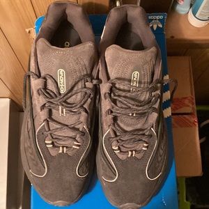Brand new Us size 12 adidas OZ Nova sneakers